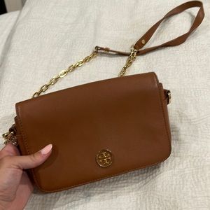 AUTHETIC Tory Burch cross body gold chain purse